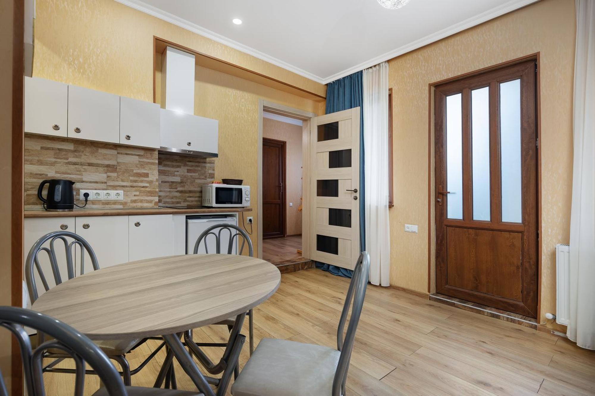 Apartments With Wine Cellar In Old 트빌리시 외부 사진