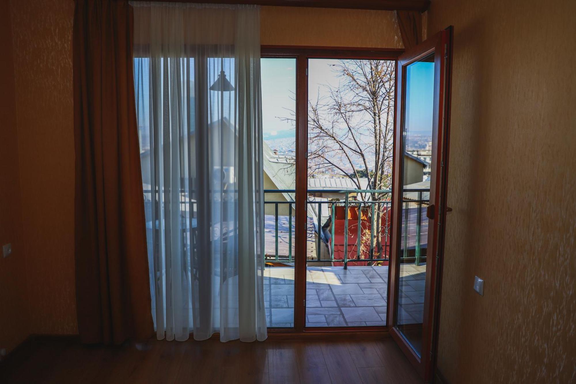 Apartments With Wine Cellar In Old 트빌리시 외부 사진